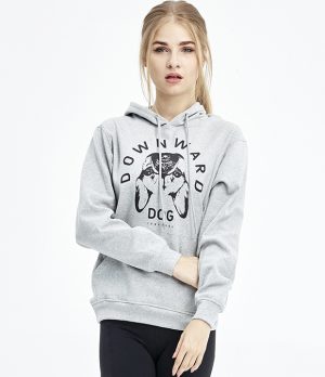 下犬式连帽卫衣