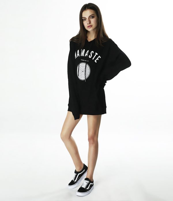 曼陀罗黑色连帽卫衣